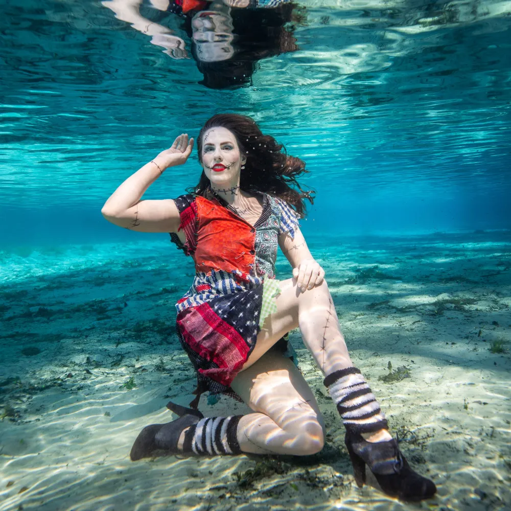 Shannon Scott, professional underwater model, in a portfolio shot