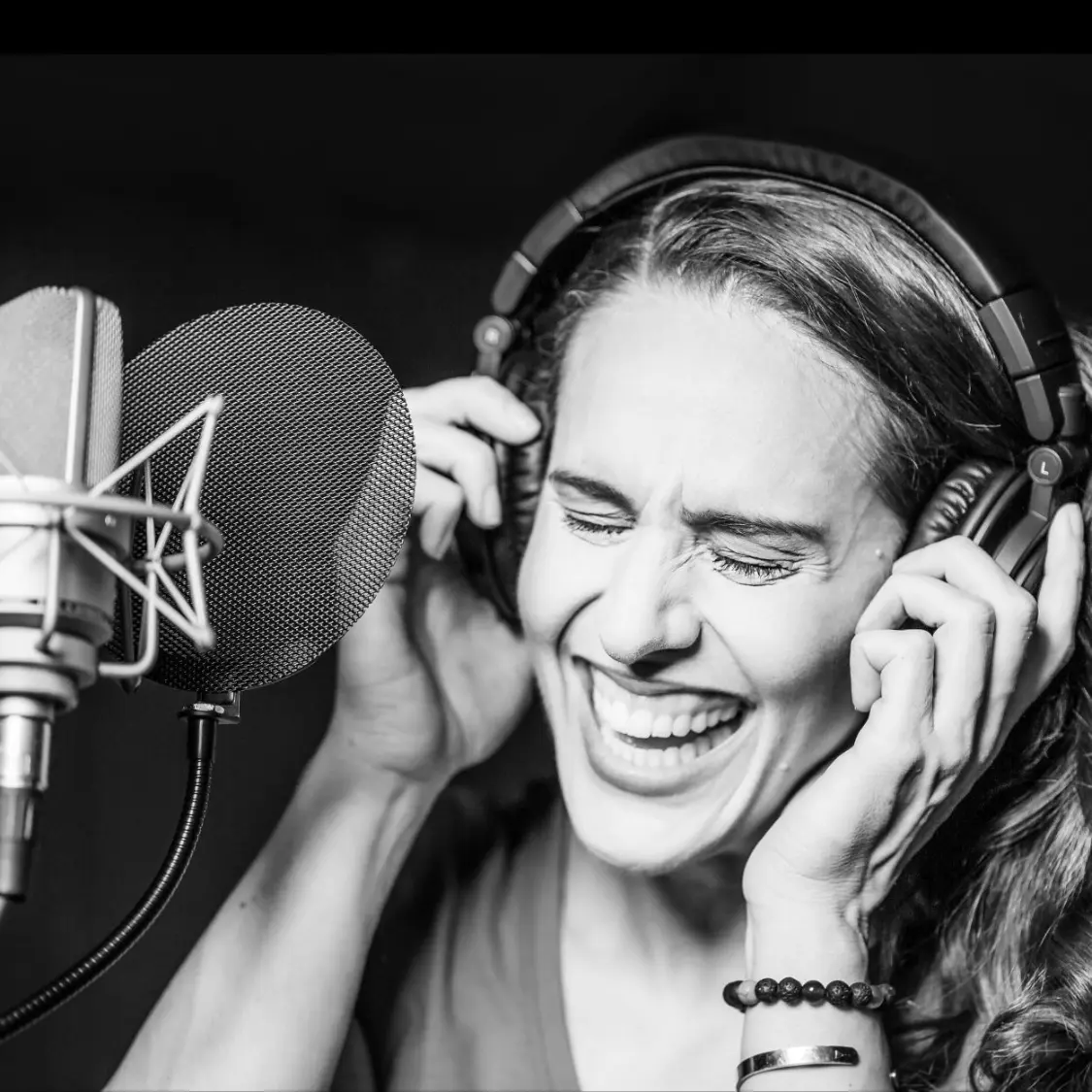 Voiceover Demos 1 Shannon Scott's, female voice demos, recorded in a broadcast-quality home studio