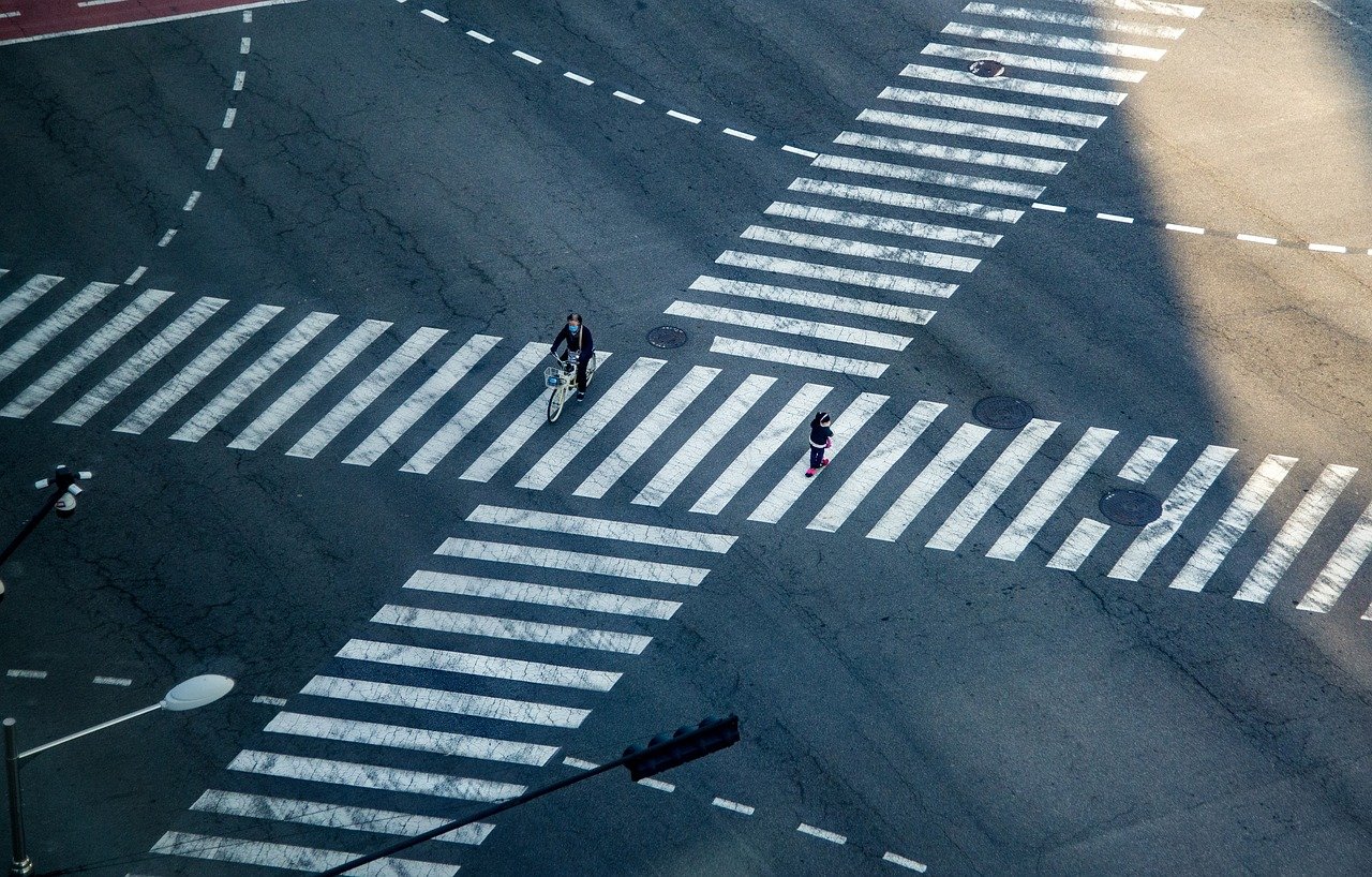 Voiceover 50 A crossroads under an open sky, representing the pivotal choices and paths faced by a full-time actor.