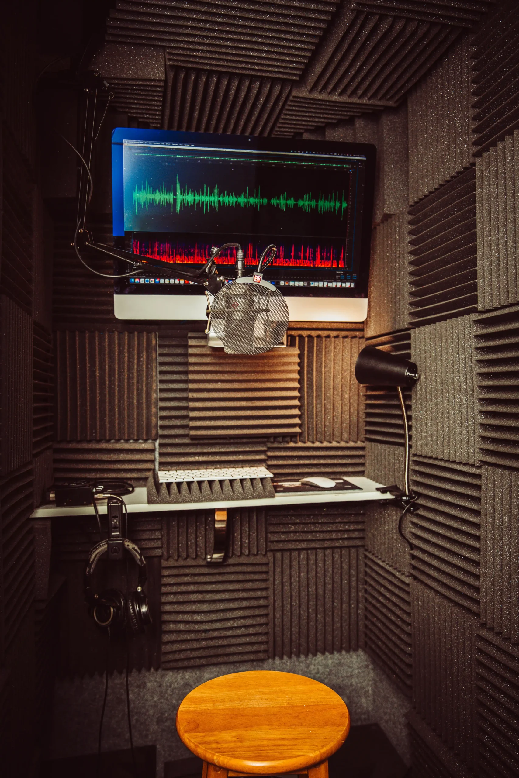 Shannon Scott's professional home voiceover studio setup